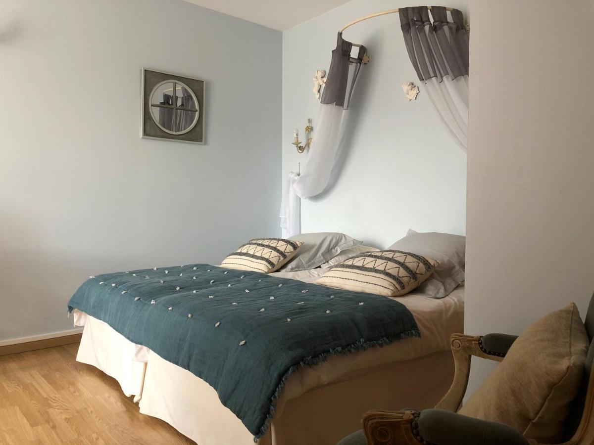 Bed and Breakfast Le Cedre Bleu Grosrouvre Exterior foto