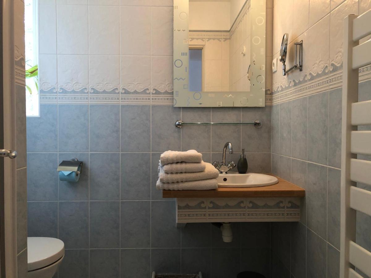 Bed and Breakfast Le Cedre Bleu Grosrouvre Exterior foto